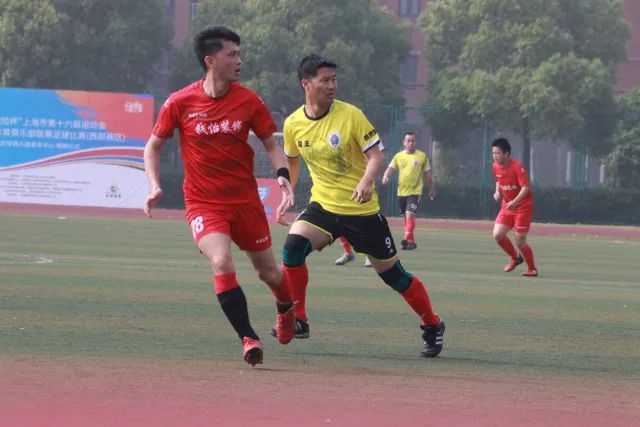 媒体发问：为爱德华兹、鲍尔与库明加取个什么队名合适？