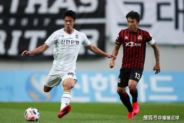 羽毛球世锦赛-男单独苗李诗沣2-0险胜晋级 王祉怡横扫过关