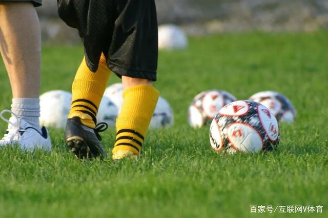 阿根廷一名业余球员因不满被罚挥拳打倒裁判后被捕