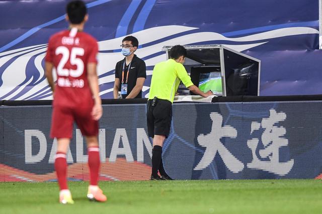 雅克松周五上午将与维拉签约五年